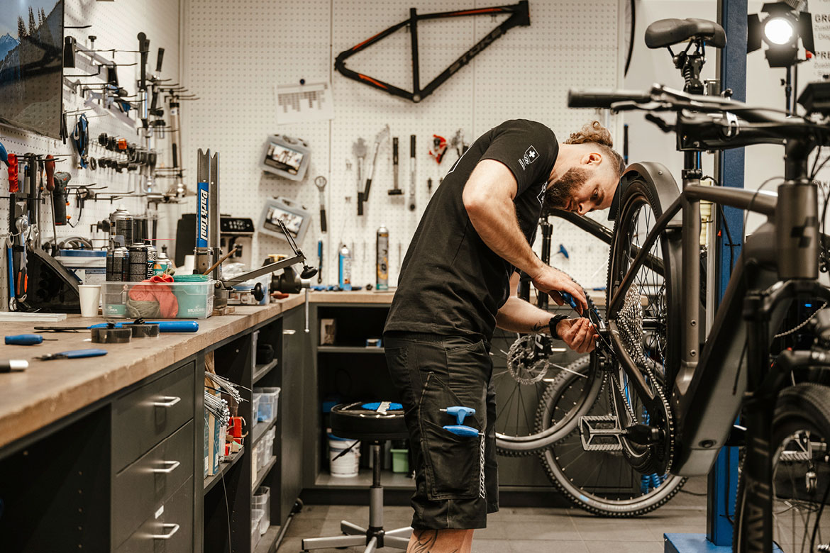 Bike Service Workshop - by OCHSNER SPORT