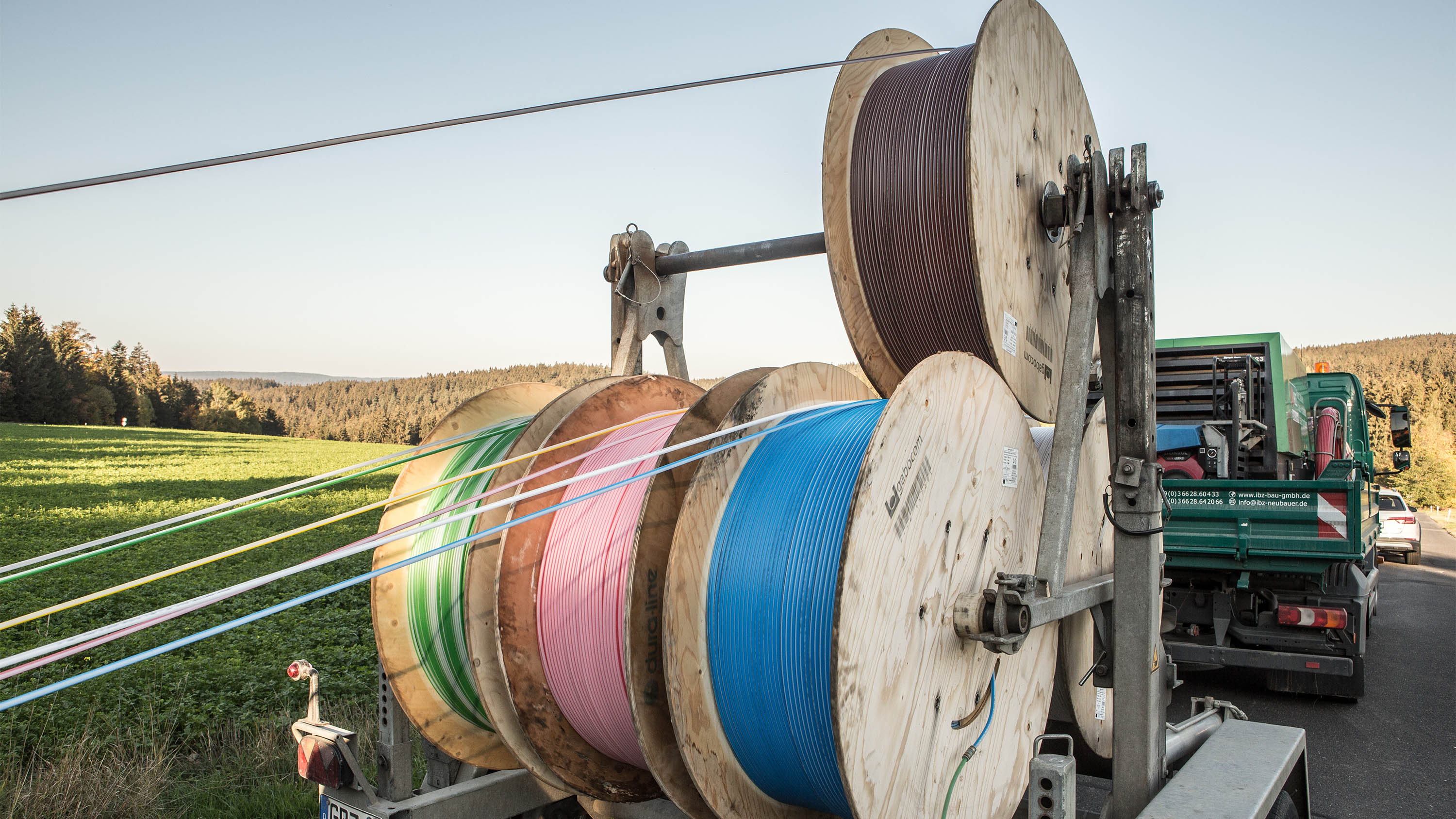 Einblas- und Zugtechnik für Glasfasernetze