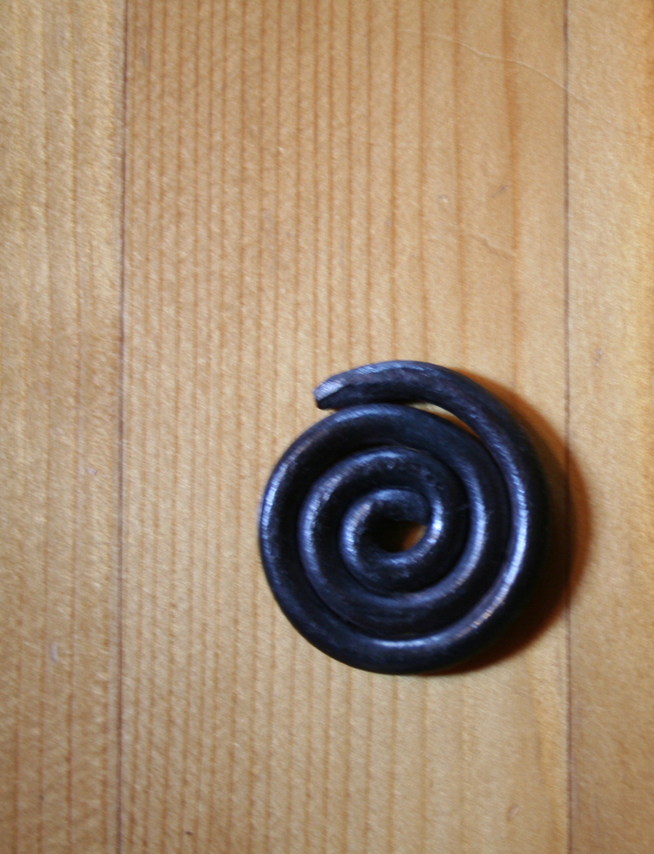 1.-Oberstufe Anhängerli mit Lederbändel.jpg